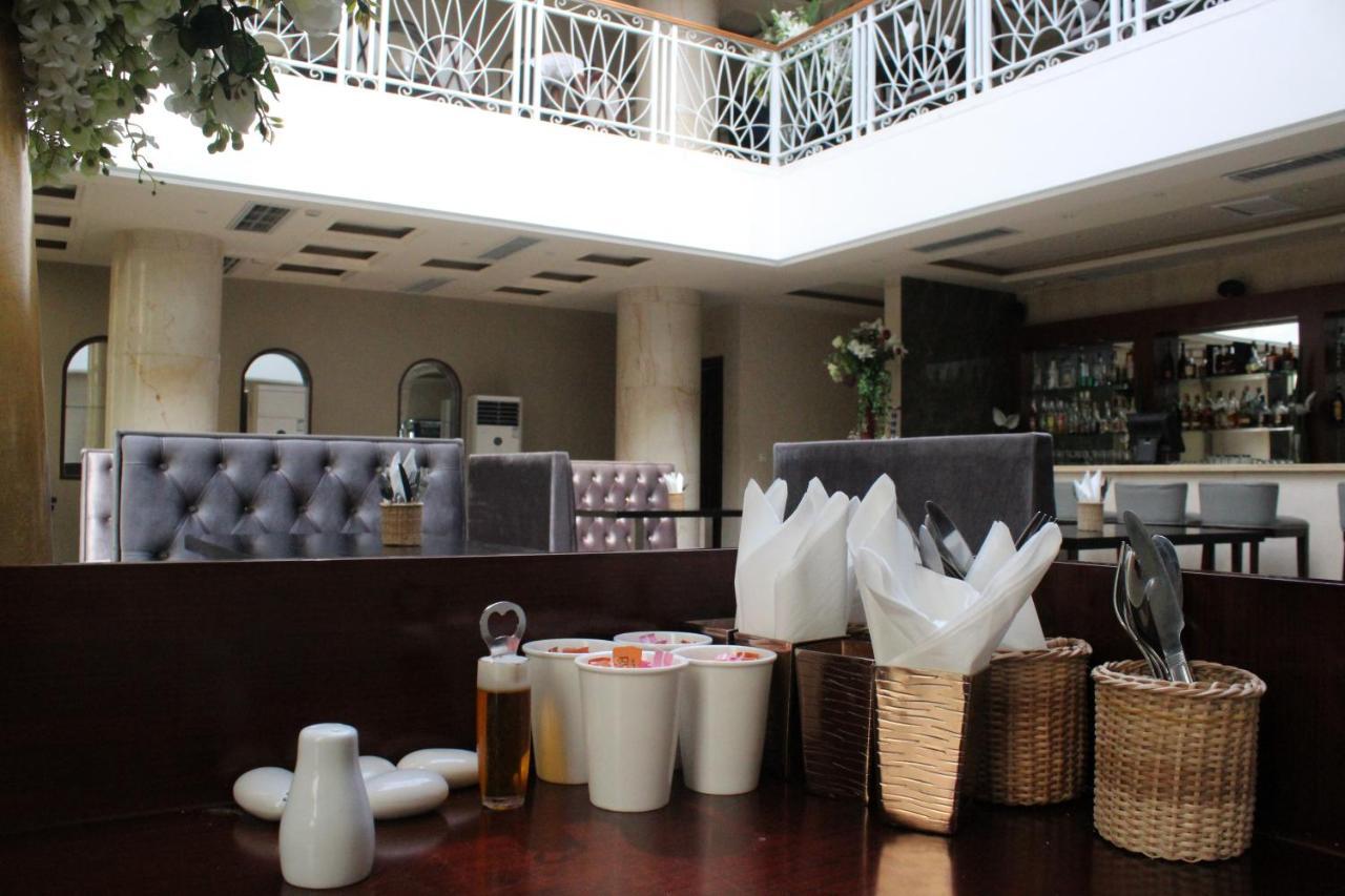Hotel Amaritsah Brazzaville Bagian luar foto