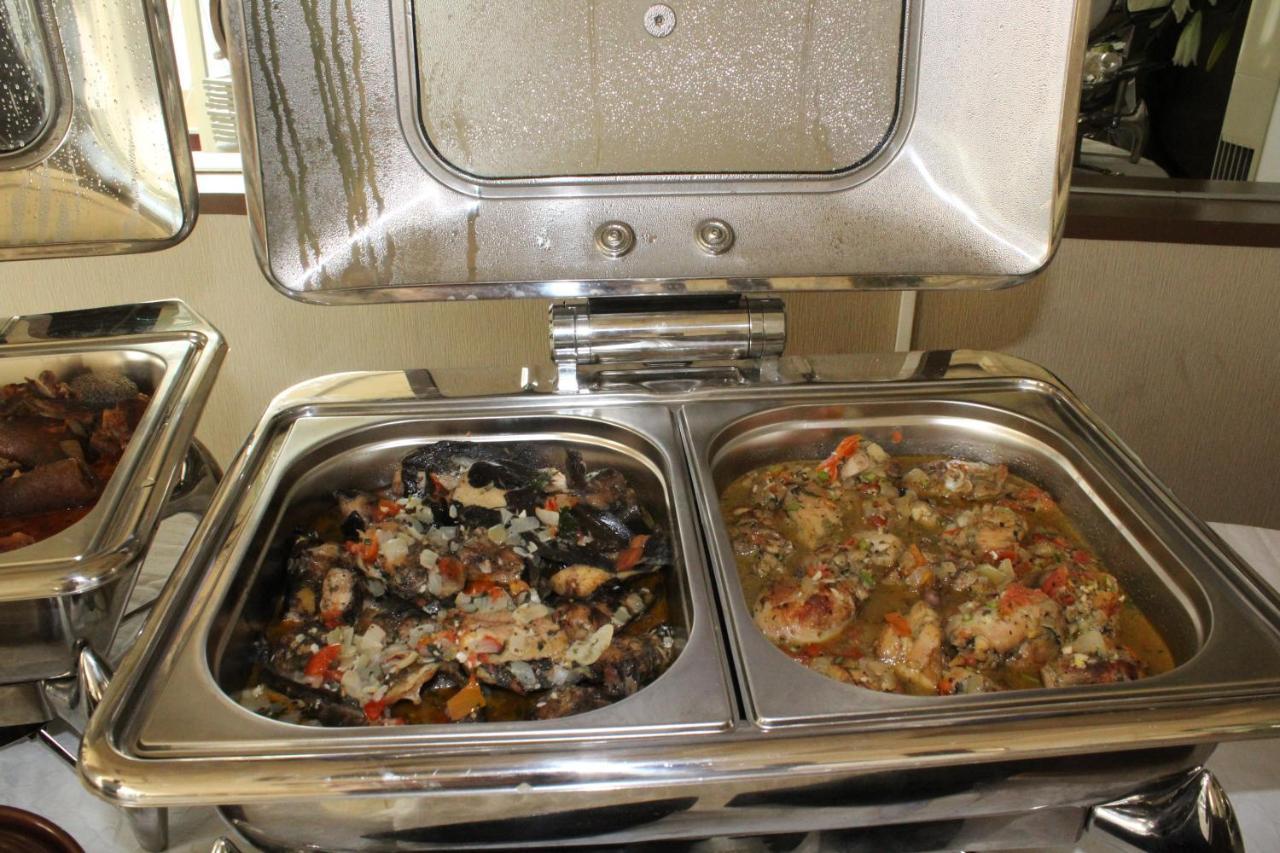 Hotel Amaritsah Brazzaville Bagian luar foto