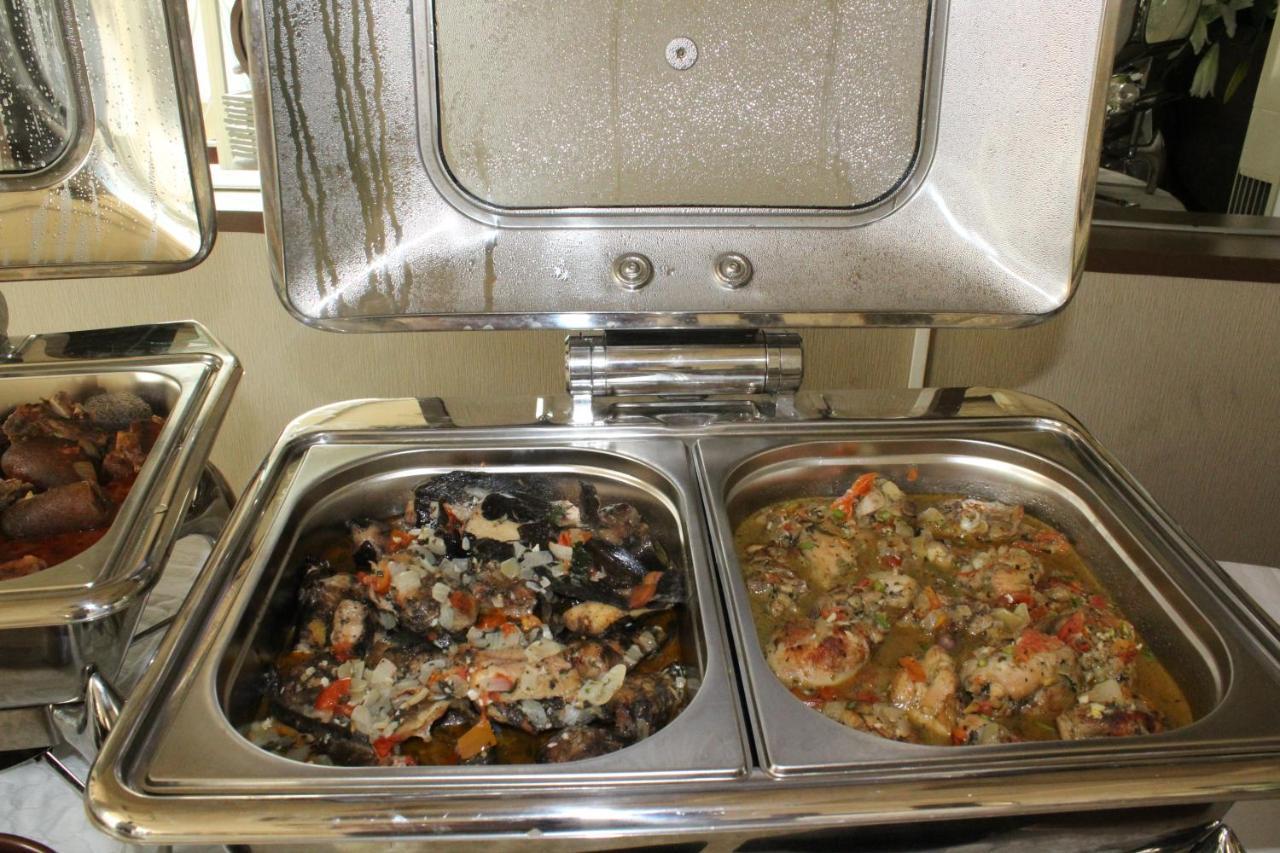 Hotel Amaritsah Brazzaville Bagian luar foto